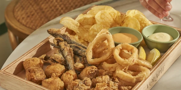 Cajón de fritura de pescado de Taberna del Volapié