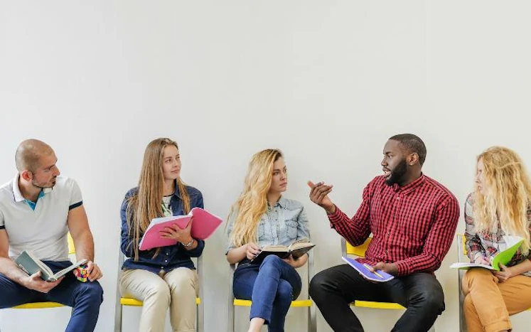 Jóvenes empresarios y opciones de negocio