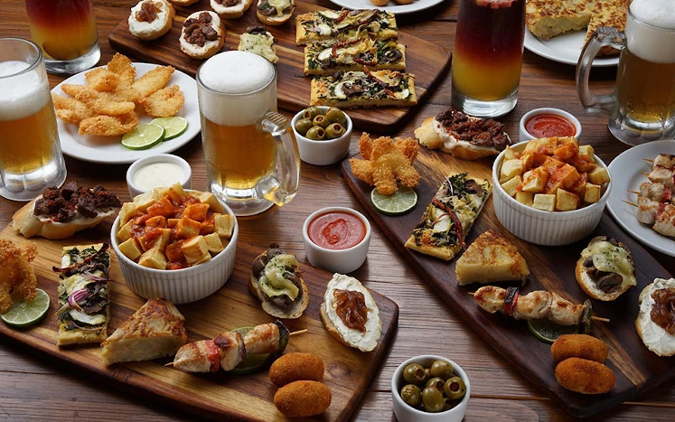 Las tapas, una gran historia de pequeños bocados
