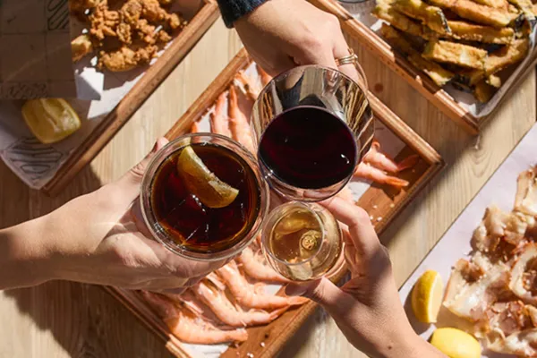 Mesa servida en Taberna del Volapi&eacute;