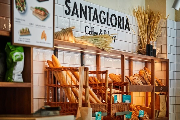 Secci&oacute;n de panader&iacute;a en un local Santagloria